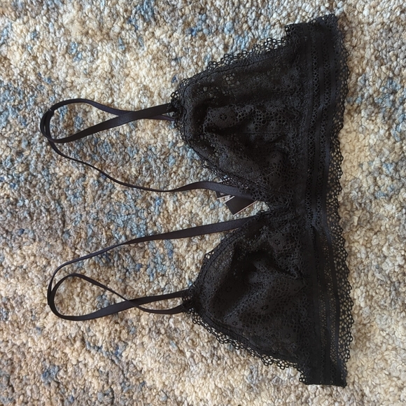 NWOT Size Small Victoria's Secret Bralette - Picture 1 of 6